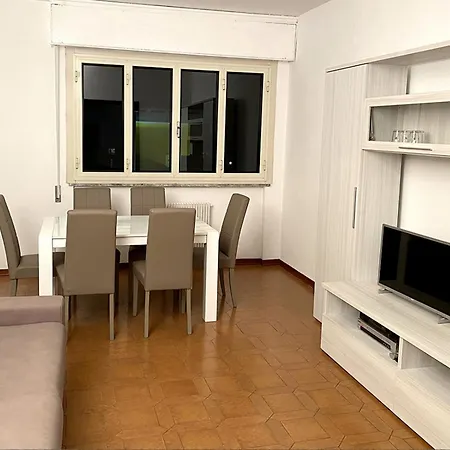 아파트 La Perla Di Luni Mare Casa Vacanze *