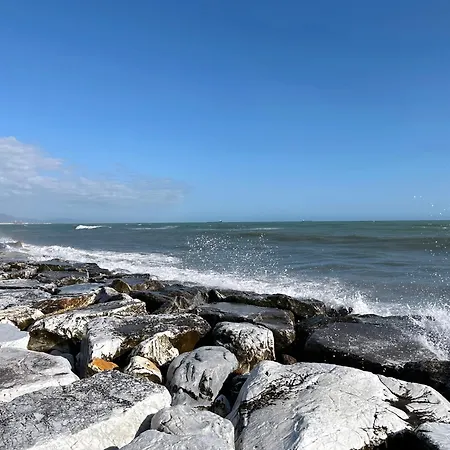 Appartamento La Perla Di Luni Mare Casa Vacanze *